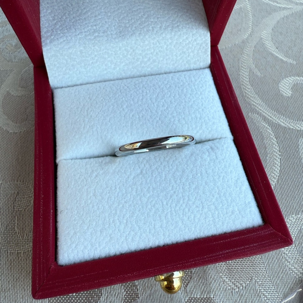 Silver Thin Band Sz 7 Women’s NWT